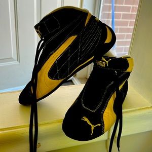 SOLD Vintage Ladies size 5 Puma Hightops - suede/ leather